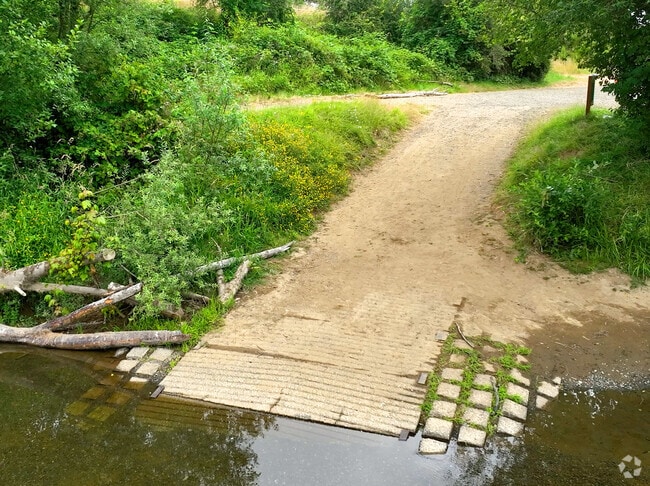 The public boat launch is a convenient way to get onto the river.