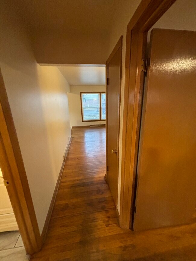 9101 W Morgan Ave unit 1, Milwaukee, WI 53228 - photo 6