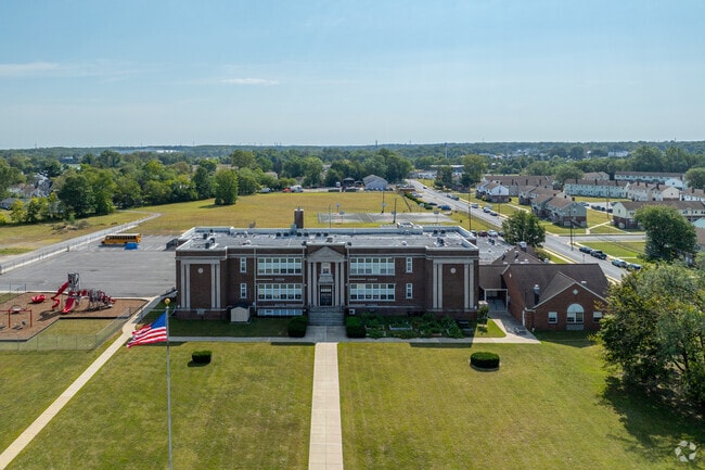 Grades 3-6 are taught at Loudenslager Elementary School.