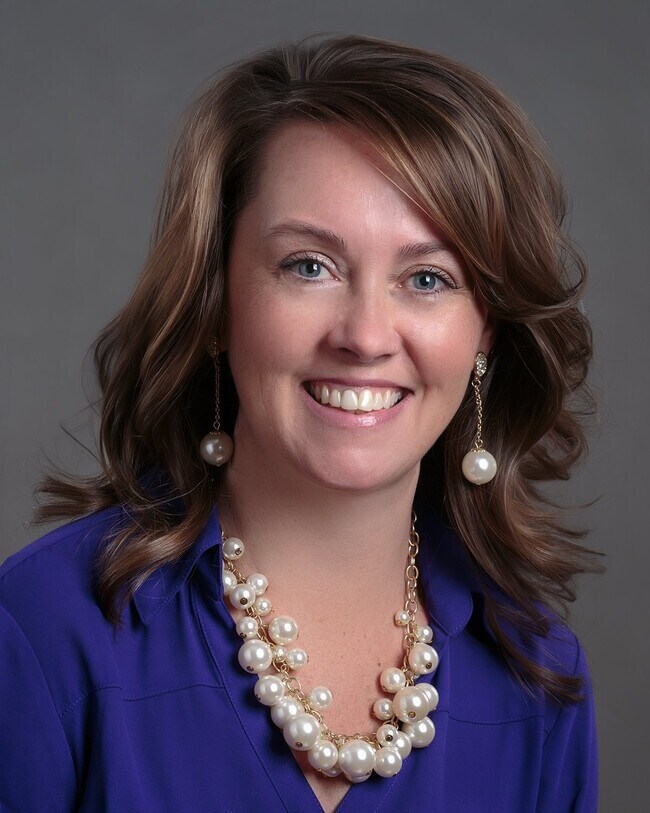 Leigh Anne Brozo