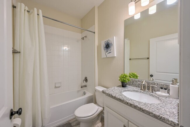 4831 Kings Castle Cir unit ID1280908P, Kissimmee, FL 34746 - photo 6