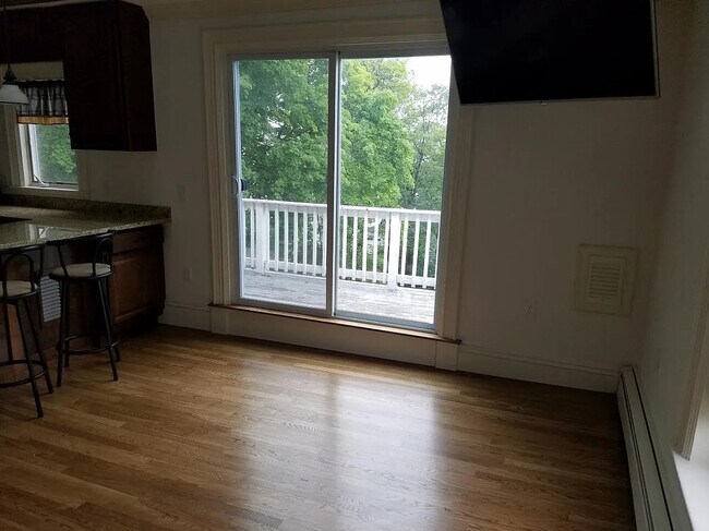 34 Claremont Terrace unit 4, Swampscott, MA 01907 - photo 4