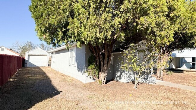 420 W Lynn St, Slaton, TX 79364 - photo 3