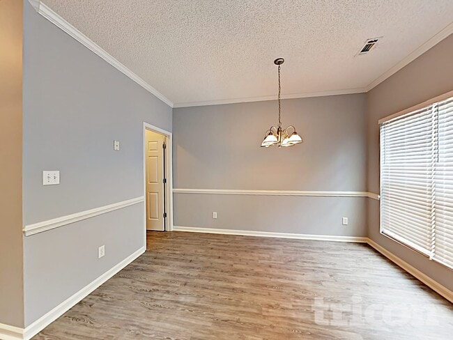5484 Sierra Tr, College Park, GA 30349 - photo 7