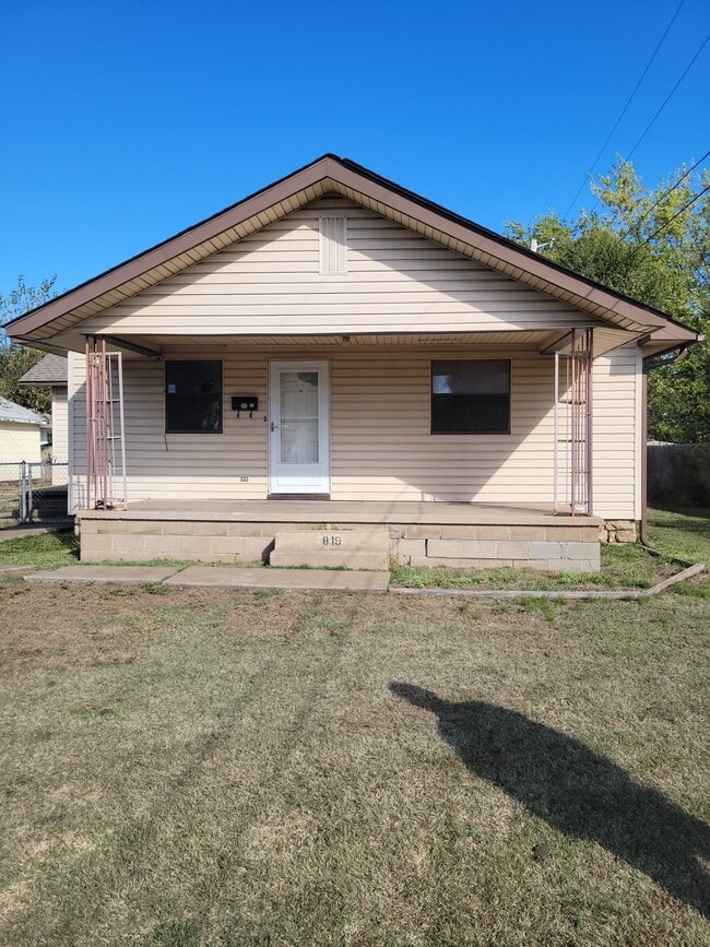 819 W Broadway Ave, Ponca City, OK 74601