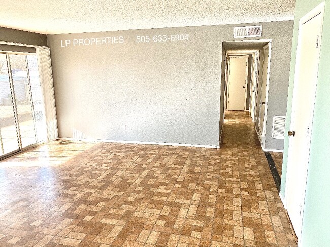 13 Oriente Ave NE, Albuquerque, NM 87123 - photo 2