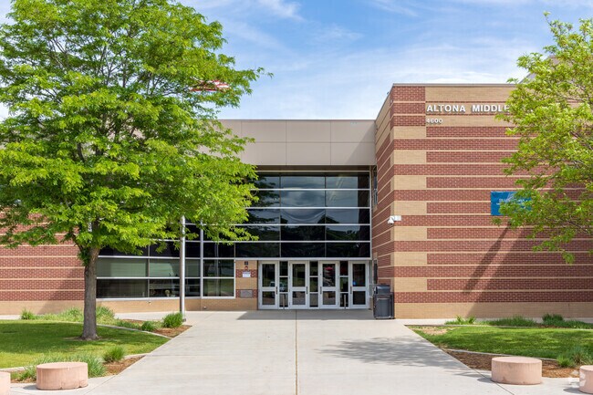 Altona Middle School boasts an A-minus Niche grade.