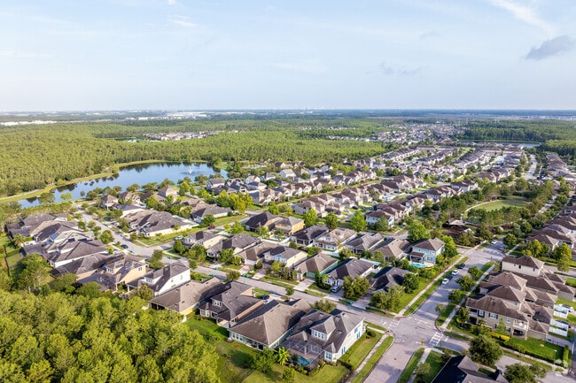 Wide streets and large sidewalks are found throughout Randal Park.