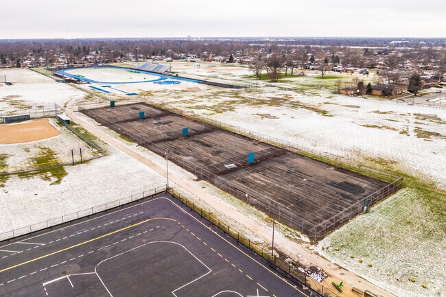 Thornridge High School has multiple tennis courts.