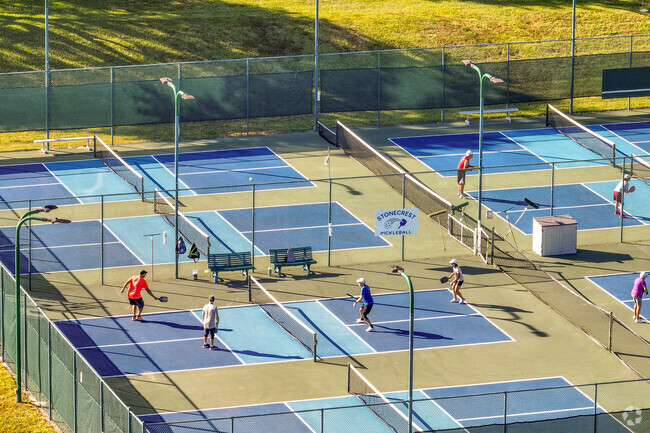State of the art pickleball courts at Water Oak Country Club by Dunnellon, Fl.