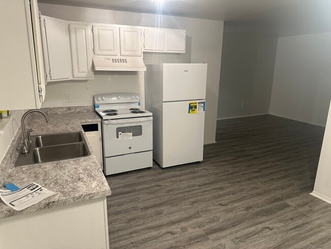 4476 3rd St unit B, Columbiaville, MI 48421 - photo 2