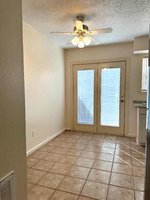 1370 N Oakland Ave, Fayetteville, AR 72703 - photo 3