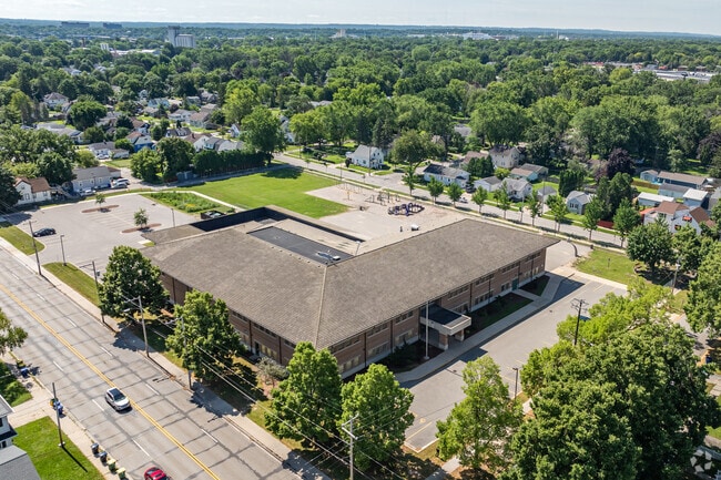 Lincoln Elementary School is a public school for grades PK-5th in Green Bay, WI.