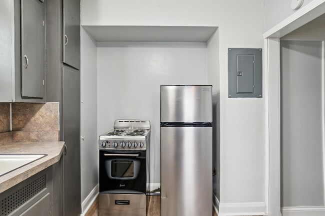 4135 Jackman Rd unit D, Toledo, OH 43612 - photo 5