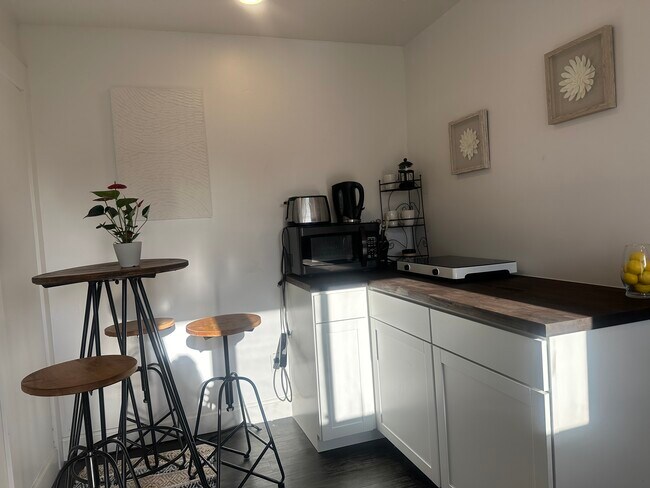 1258 Mistletoe Ln unit Creekside, Redding, CA 96002 - photo 6