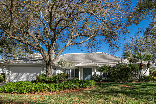 Wyndemere homes range from single story stucco to Mediterranean style homes.