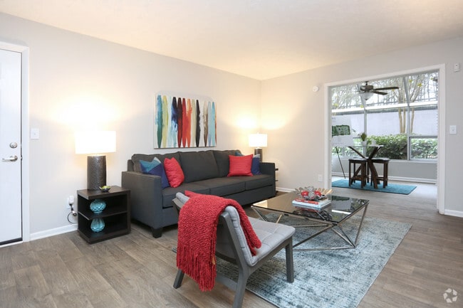1BR, 1BA - 706 SF