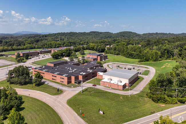 Carter Middle School received a B- from Niche.
