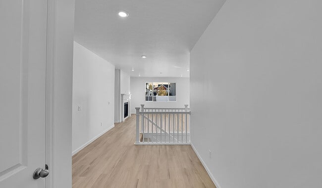 8638 N Haloran Ct, Lake Point, UT 84074 - photo 4