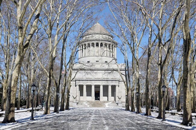 Grant's Tomb in Morningside Heights is largest mausoleum in North America.