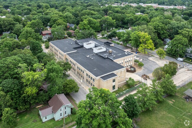 Leal Elementary School is located in the heart of a residential neighborhood.