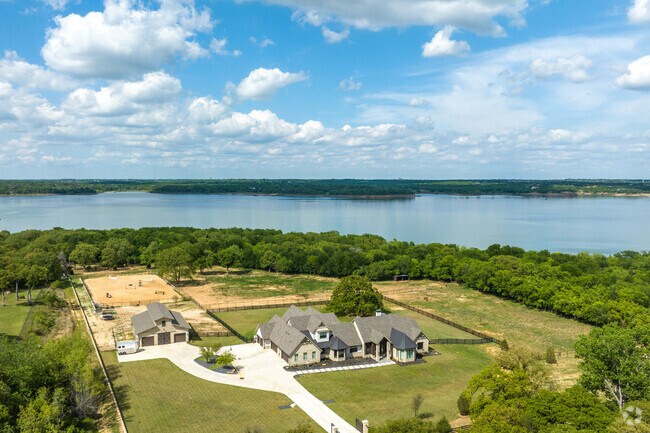 Trophy Club offers large lots for space with equestrian training spaces.