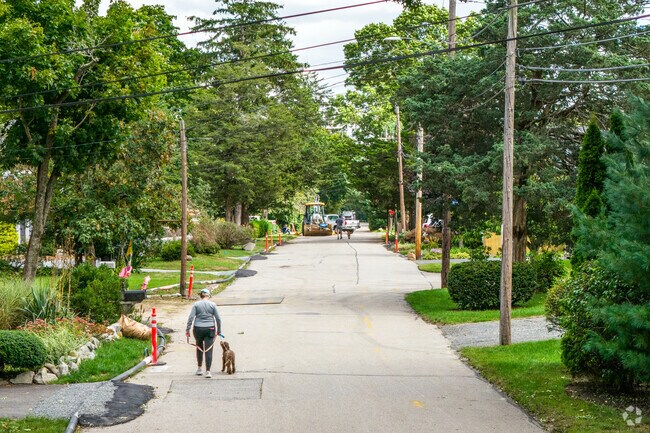 With nice quiet streets in the Annawomscutt neighborhood walking the dog is a joy.