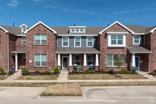 The master-planned community of Heartland offers both townhomes and single-family residences.