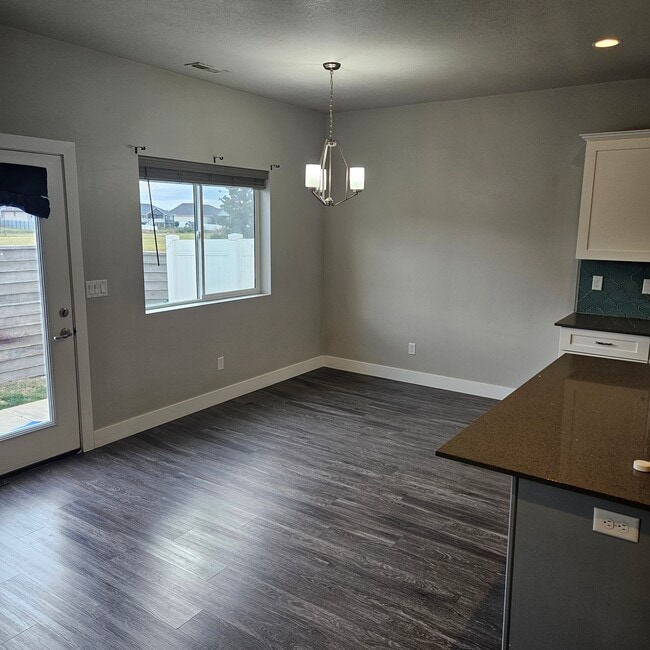 259 E 1500 N, Harrisville, UT 84404 - photo 3