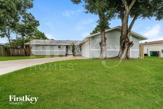 521 SW Comet Terrace, Port Saint Lucie, FL 34953