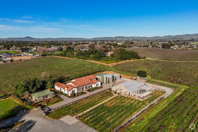 Pruett Farms Winery rests on acres of vineyards in Wagner Farms.
