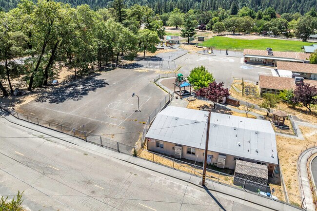 Osprey Learning Center is a highly rated school in the area.