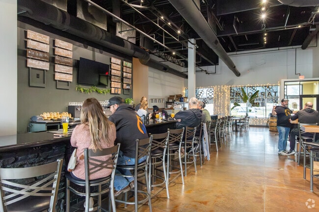 Ramble Ridge residents raise a glass to craftsmanship at Monolithic Brewing.