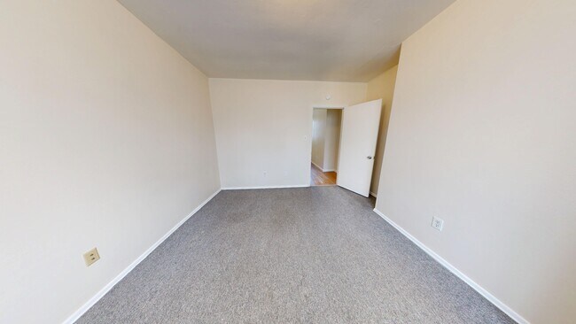 7040 Monticello St unit 2, Pittsburgh, PA 15208 - photo 4