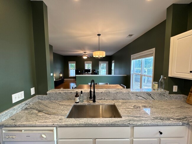 1917 Wayne St, Columbia, SC 29201 - photo 2