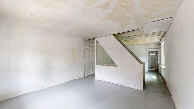 1638 Pulaski St, Camden, NJ 08104 - photo 2