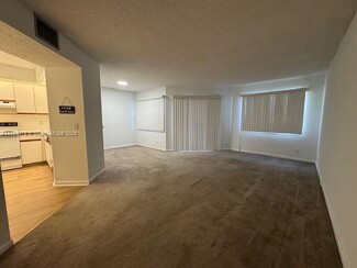 12500 SW 5th Ct Unit 303, Pembroke Pines, FL 33027