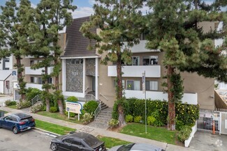 1134 N Sycamore Ave, Los Angeles, CA 90038