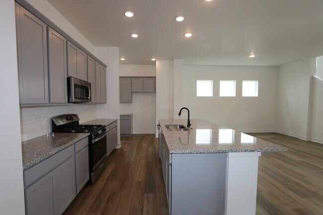 20924 E 62nd Ave, Aurora, CO 80019 - photo 4