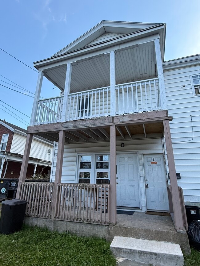 604 E Market St unit 2, Scranton, PA 18509 - photo 2