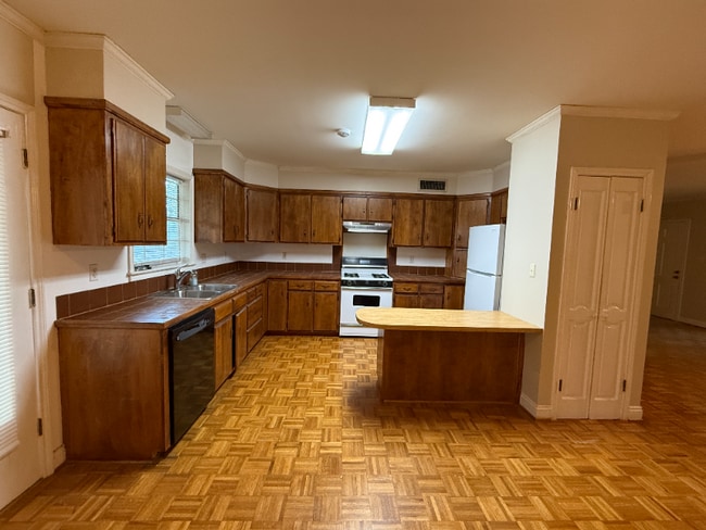 108 Pillette Rd, Lafayette, LA 70508 - photo 4