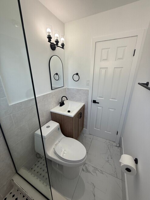 1225 NW 2nd St unit 2, Fort Lauderdale, FL 33311 - photo 1