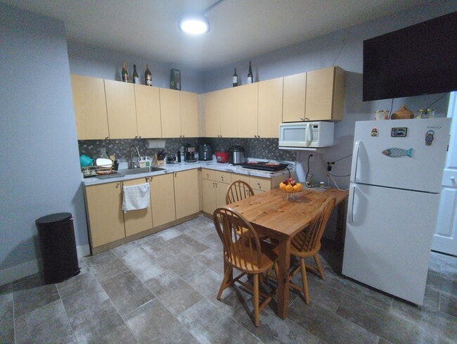 901 SW 103rd Ct unit Studio Apt, Miami, FL 33174 - photo 2