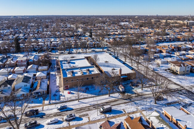 Hoyne Elementary School features a yellow brick design.