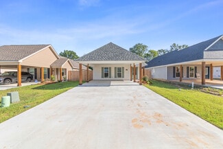 232 Camerons Cove Dr, Carencro, LA 70520