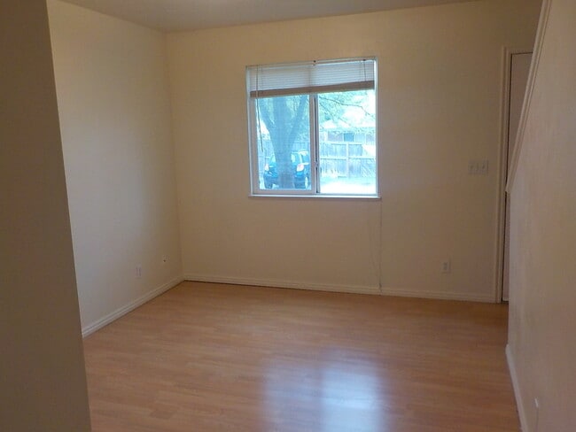 325 E 1225 N, Logan, UT 84341 - photo 4