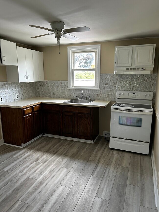 1925 Valley Rd unit 4, Coatesville, PA 19320 - photo 7