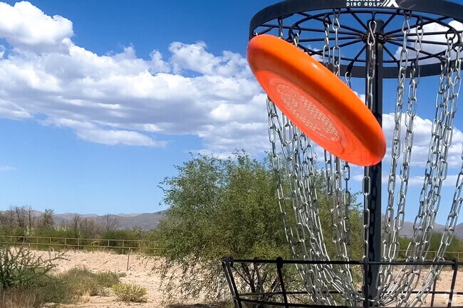 El Rio Park has Disc Golf for Saguaro Bloom residents.