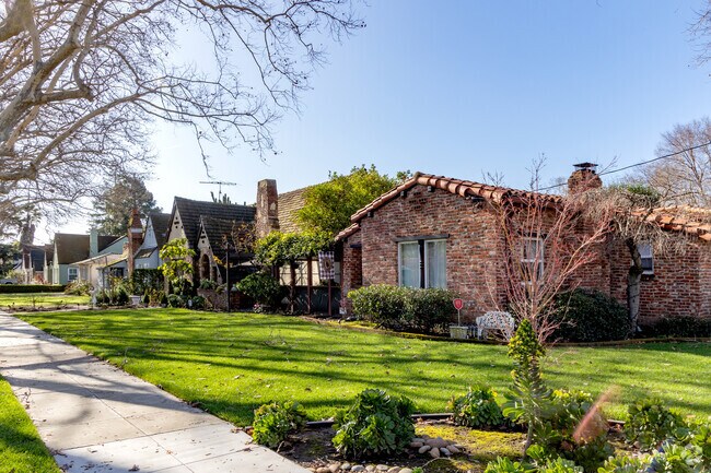 Find your perfect home in the Hyde Park in San Jose.