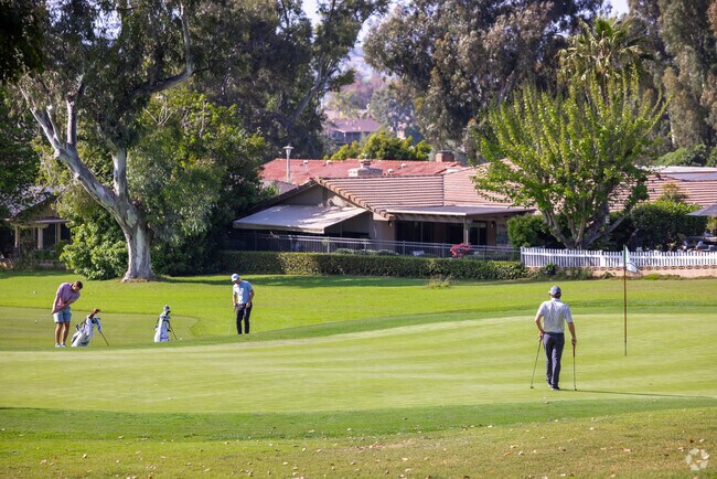 South Beach boasts numerous top-rated golf courses, including The Crossings at Carlsbad and Aviara Golf Club.